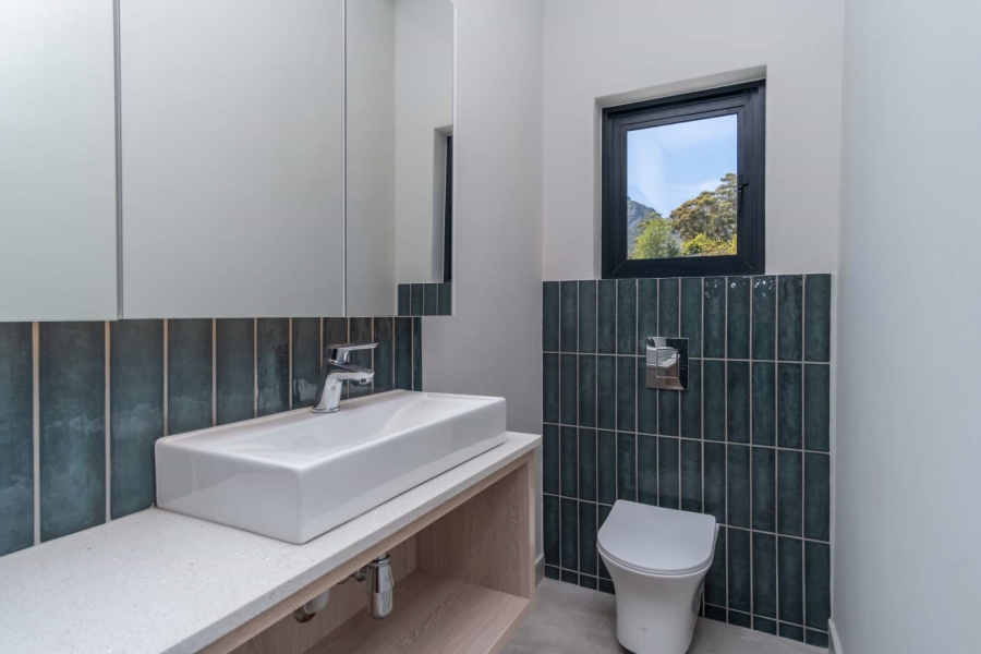 To Let 4 Bedroom Property for Rent in Overkloof Western Cape